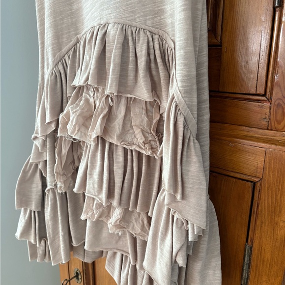 Ciel Asymmetrical Ruffled Top - Picture 2 of 5